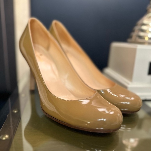 New York Women’s Neutral Heels! - Picture 2 of 9